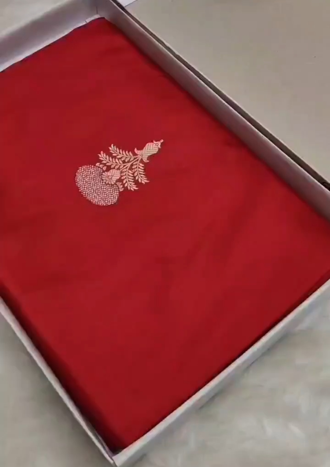 Dual Tone Rustic Red Banarasi Handloom Katan Silk Meenakari Saree