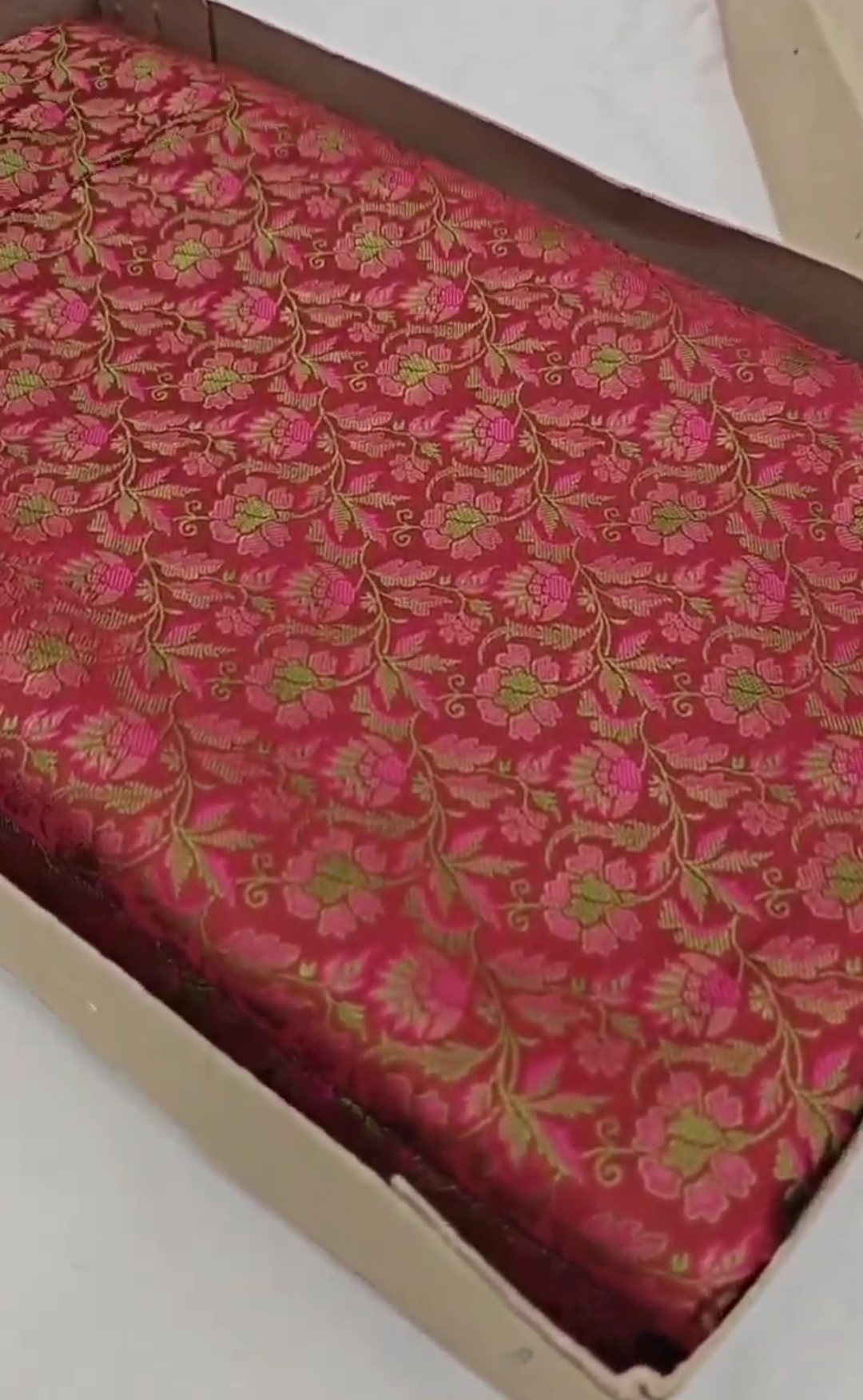 Rustic Red Banarasi Semi Katan Silk Tanchoi Brocade Saree