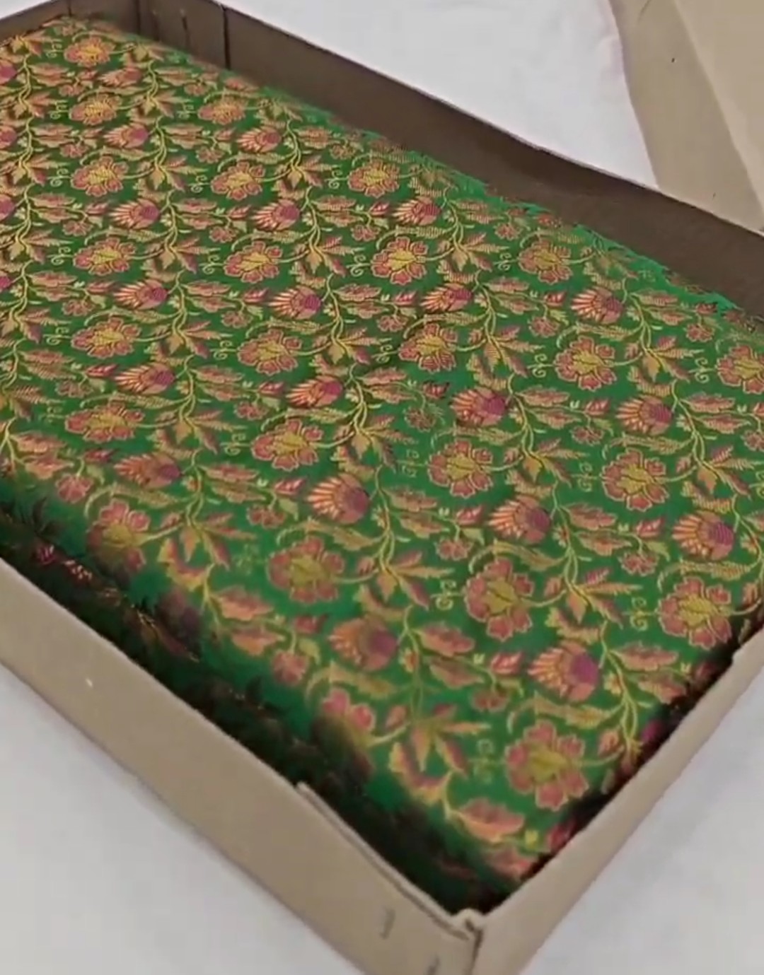 Green Banarasi Semi Katan Silk Tanchoi Brocade Saree