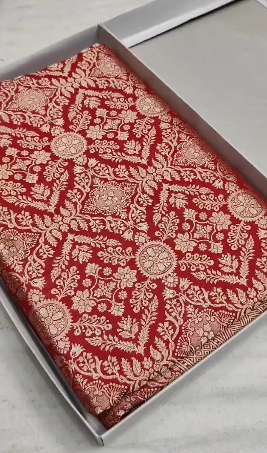 Red Banarasi Handloom Katan Silk Tanchoi Saree